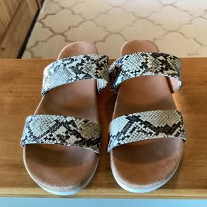 Cliffs Sandals